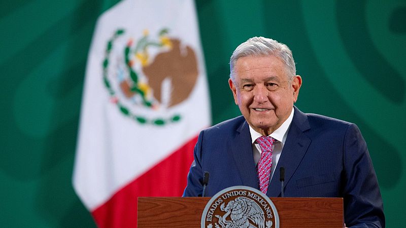 López Obrador reaparece tras curarse de la COVID- 19 y asegura que seguirá sin usar "el cubrebocas"
