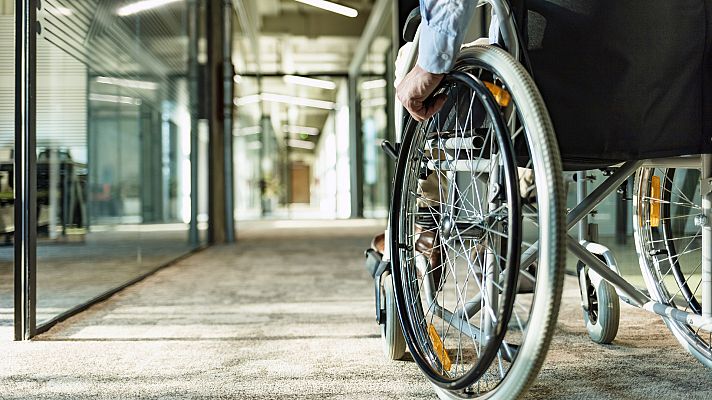 España Directo - Un taller donde reparar una silla de ruedas
