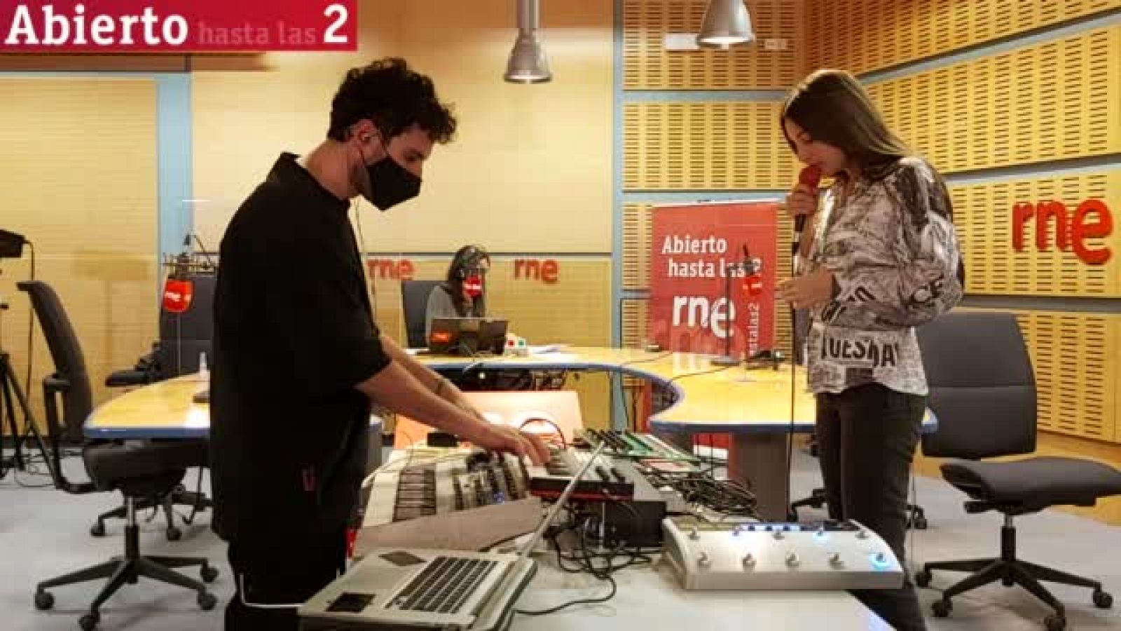 Abierto hasta las 2 - Delaporte - Vídeo de 'Se va' - 07/02/21 - Ver ahora