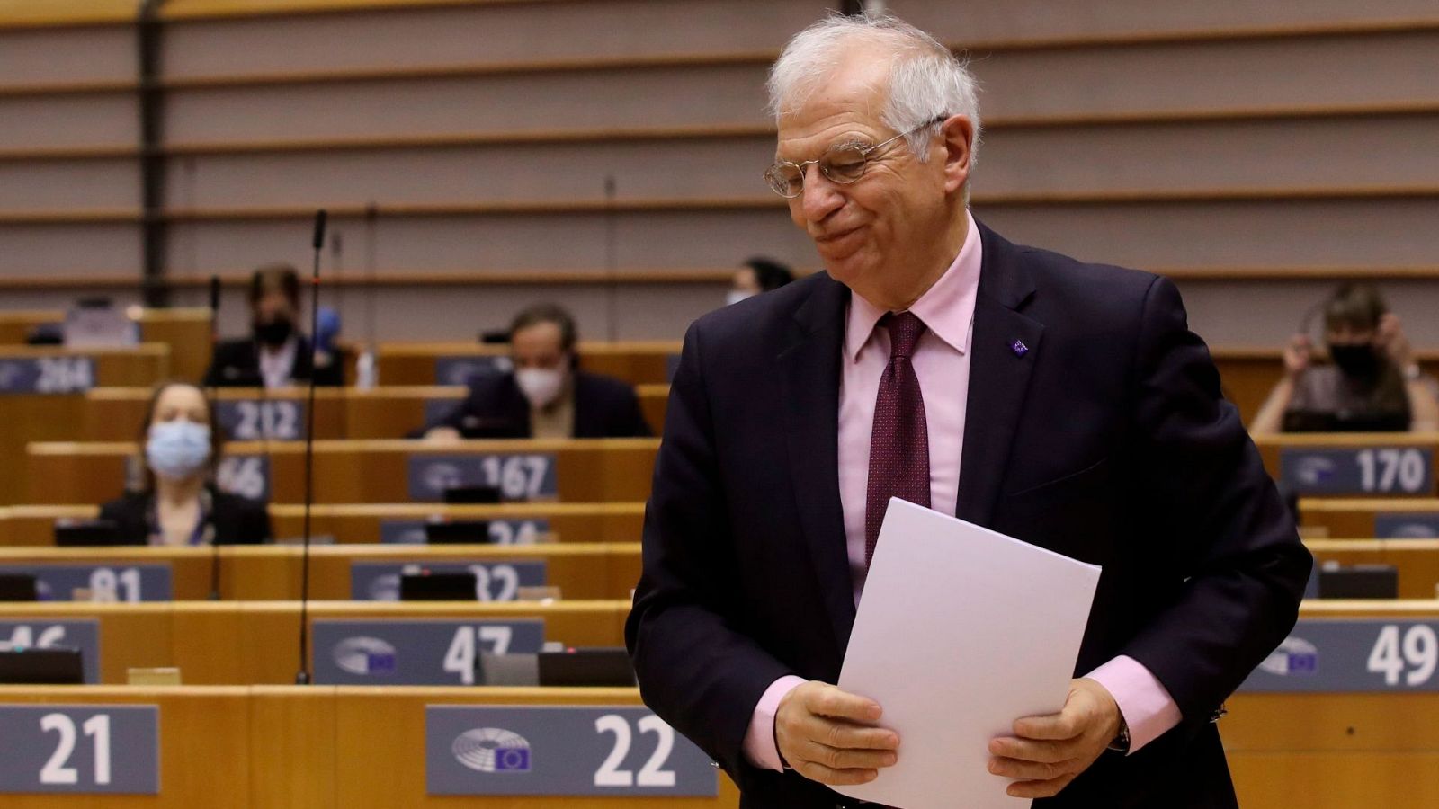 Borrell se defiente frente los eurodiputados que piden su cese : "Esta visita acarreaba riesgos manifiestos que yo asumí"