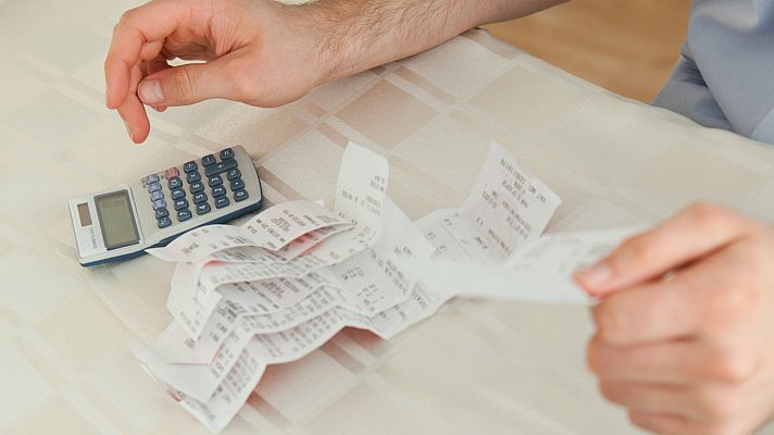 Las cosas claras - Los bancos compensan ingresos cobrando servicios que eran gr