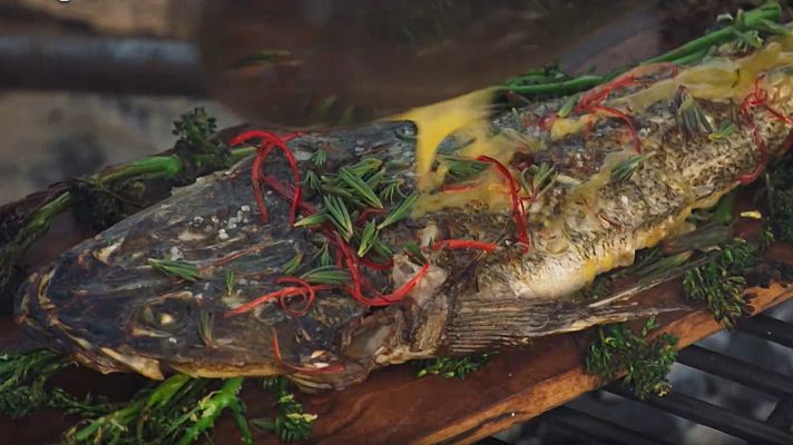 Expedición culinaria. Alimentos del mar - Pescado a la brasa