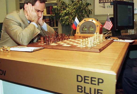 1996: Gary Kasparov vence a 'Deep Blue' por 4-2