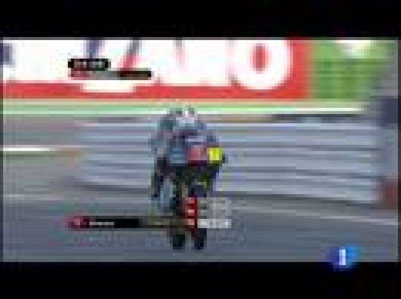  Bradley Smith le ha arrebatado a Julián Simón el mejor tiempo en el último suspiro de los primeros entrenamientos libres del Gran Premio de San Marino.