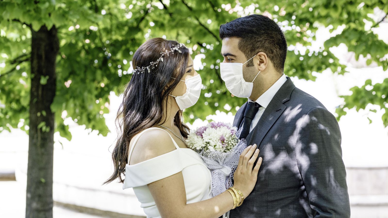 Boda en pandemia: ¿cómo se preparan? 