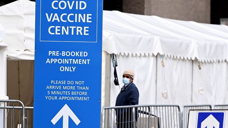 La desinformación lastra la vacunación entre las minorías en el Reino Unido 