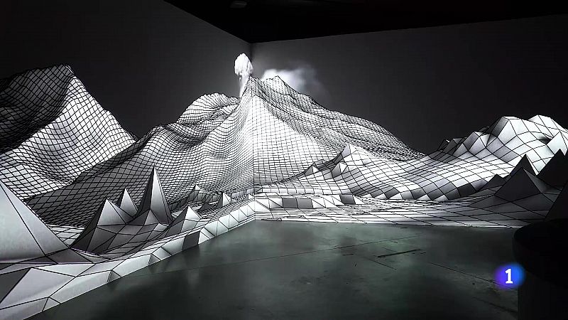 El artista Joanie Lemercier nos invita a recorrer sus "paisajes de luz" en Madrid