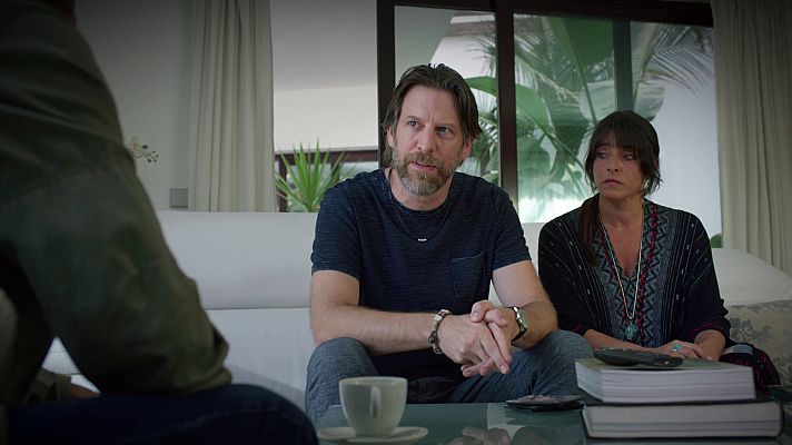 La caza - Selva interroga a Lance y Mónica