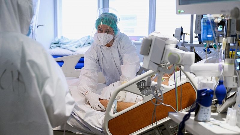 La presión hospitalaria se mantiene alta pese a la disminución de los contagios