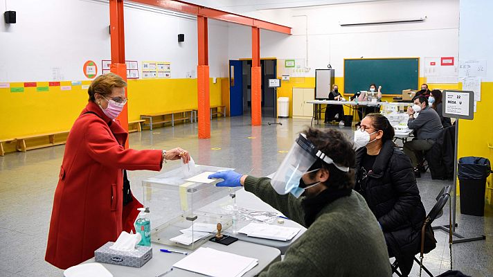 Abren colegios electorales con pocas incidencias para constituir las mesas