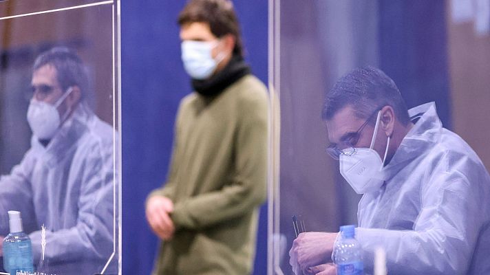 Telediario 1 - Una jornada electoral en Cataluña marcada por la pandemia