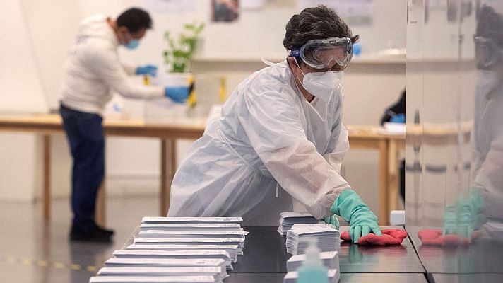 Telediario 1 - Cataluña celebra unas elecciones atípicas marcadas por la pandemia y la fragmentación política