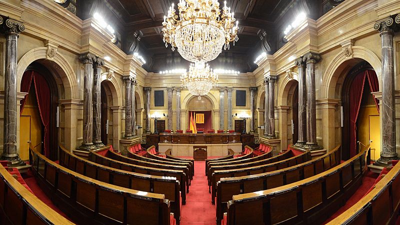 Juan Carlos Ortega y Gemma Nierga recorren el Parlament de Catalua en la noche electoral