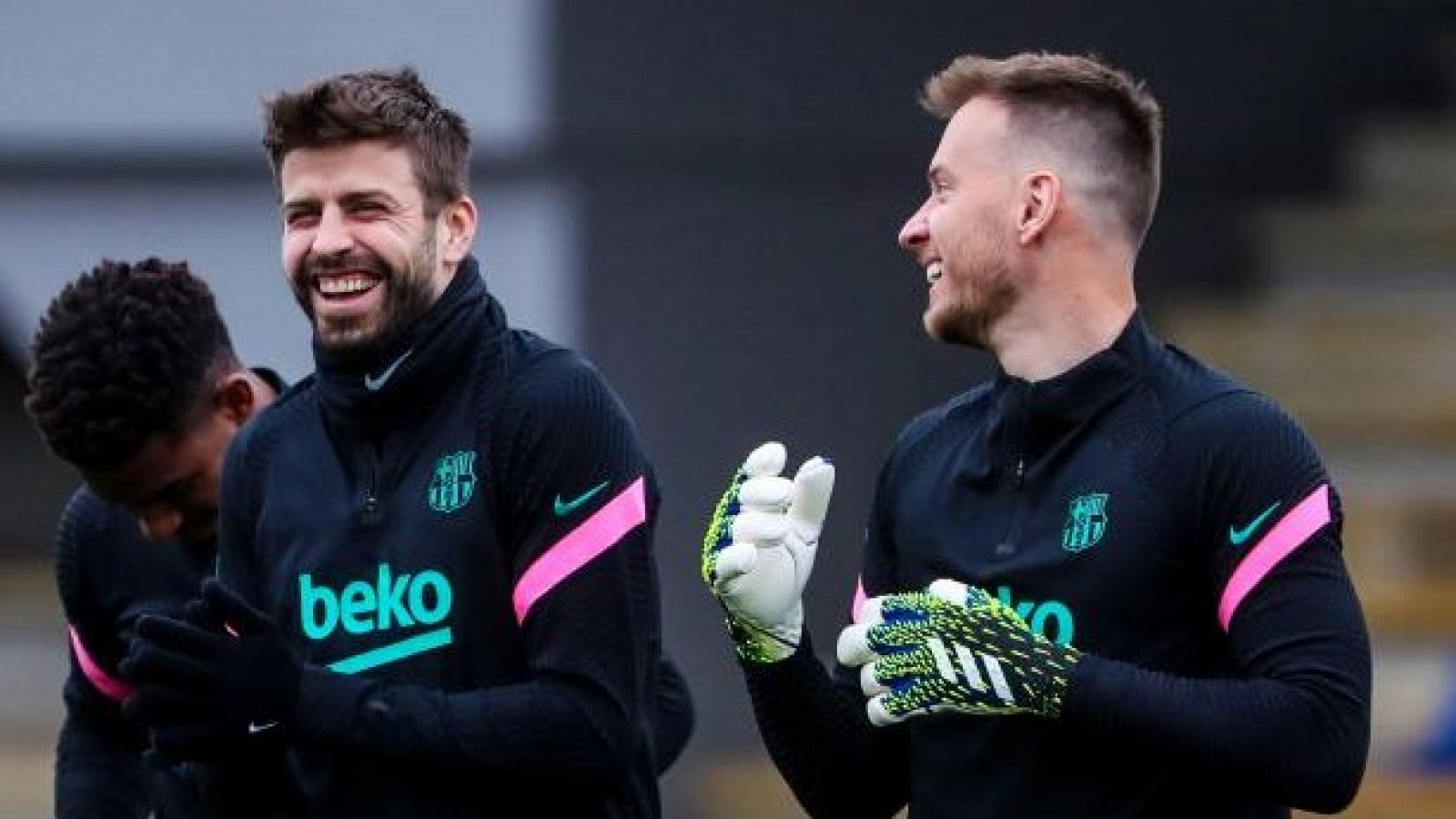 Piqué, listo para reaparecer en el Barça - PSG de Champions | Ver