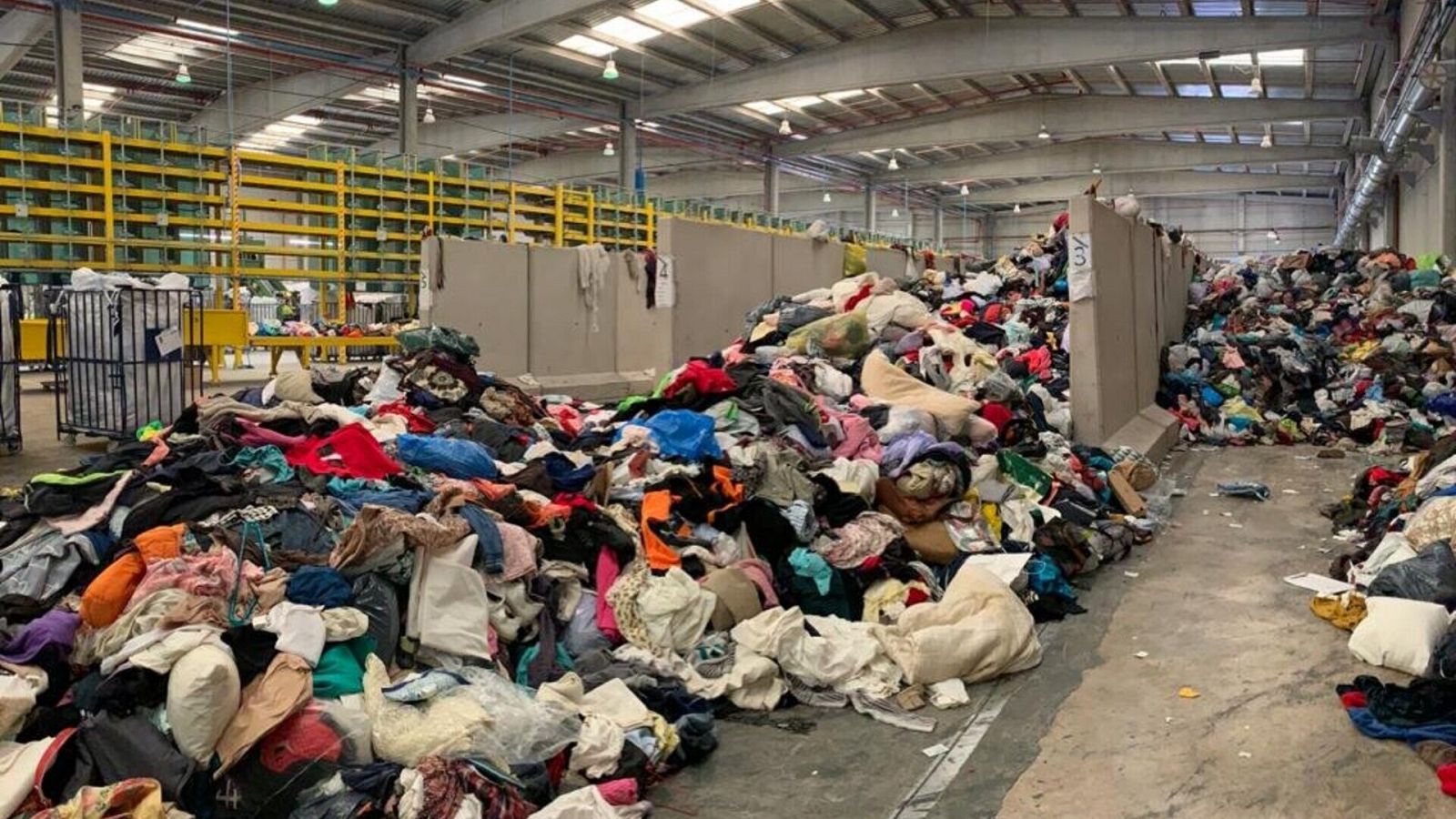 España Directo - Las empresas textiles: segundas en el ranking contaminación