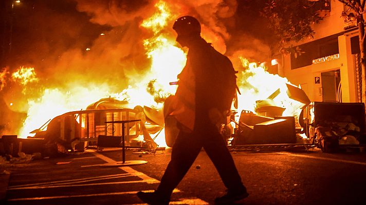 Telediario 1 - 18 detenidos en las protestas a favor de Pablo Hasel