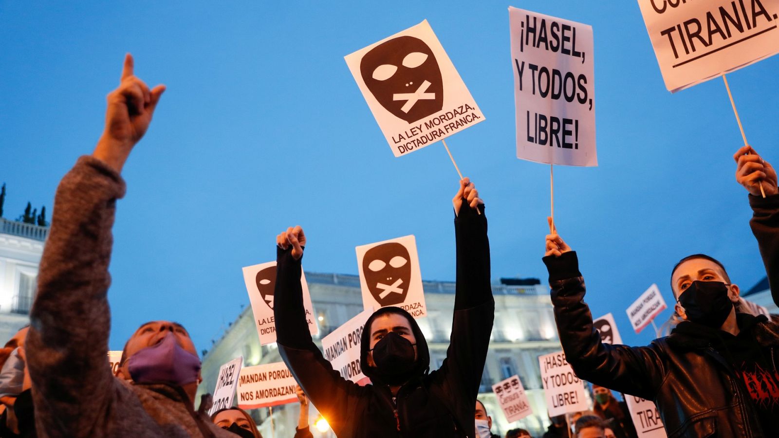 Tensión en la manifestación en Madrid en apoyo al rapero Pablo Hasel
