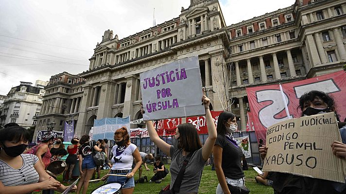 Telediario 1 - Protestas en Argentina por la última mujer asesinada