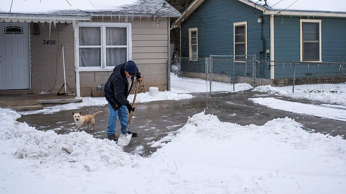 La histórica tormenta de nieve en Texas deja a millones de personas sin electricidad ni agua