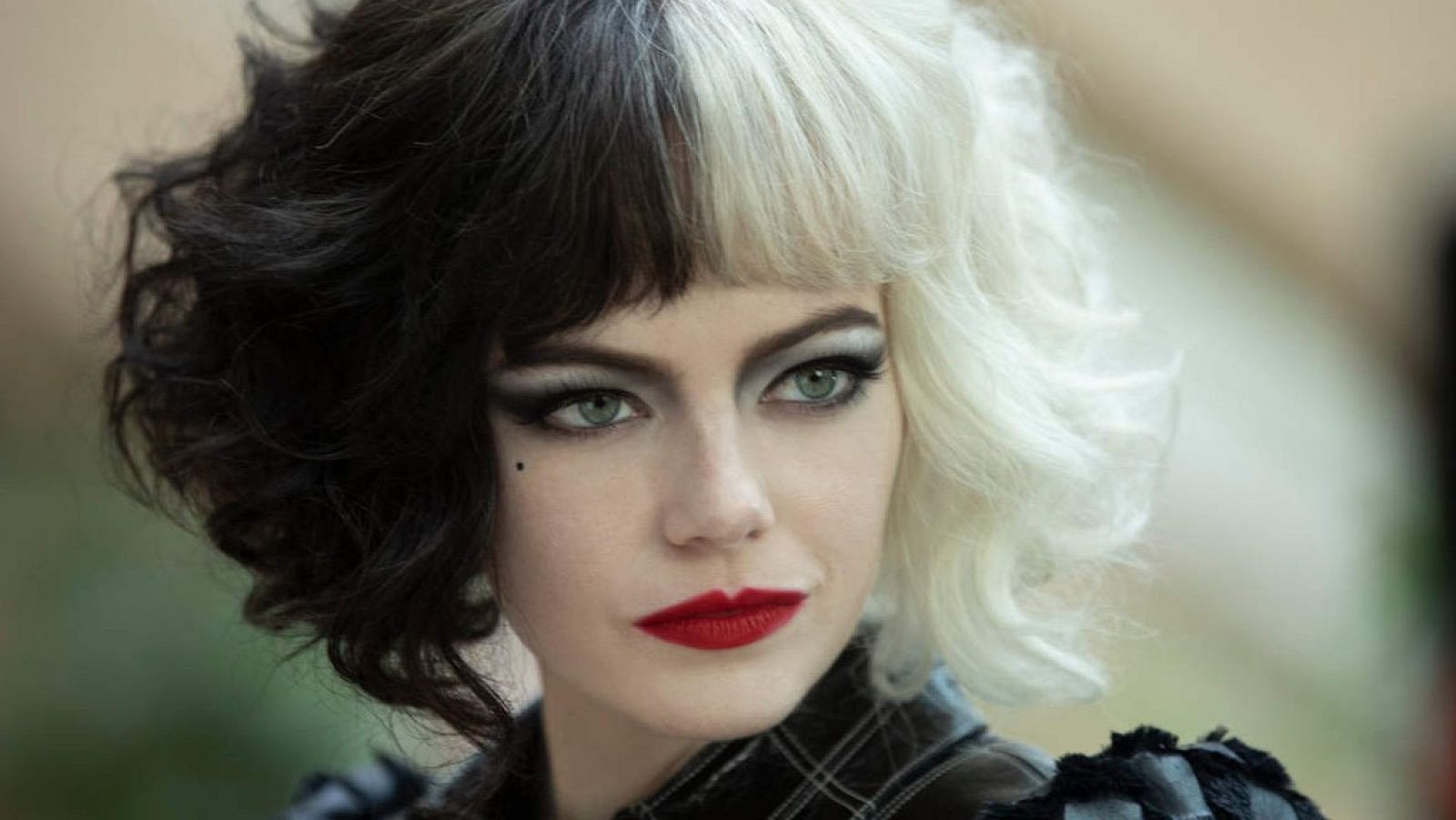 Emma Stone es Cruella de Vil en la nueva película protagonizada por la villana de '101 dálmatas'
