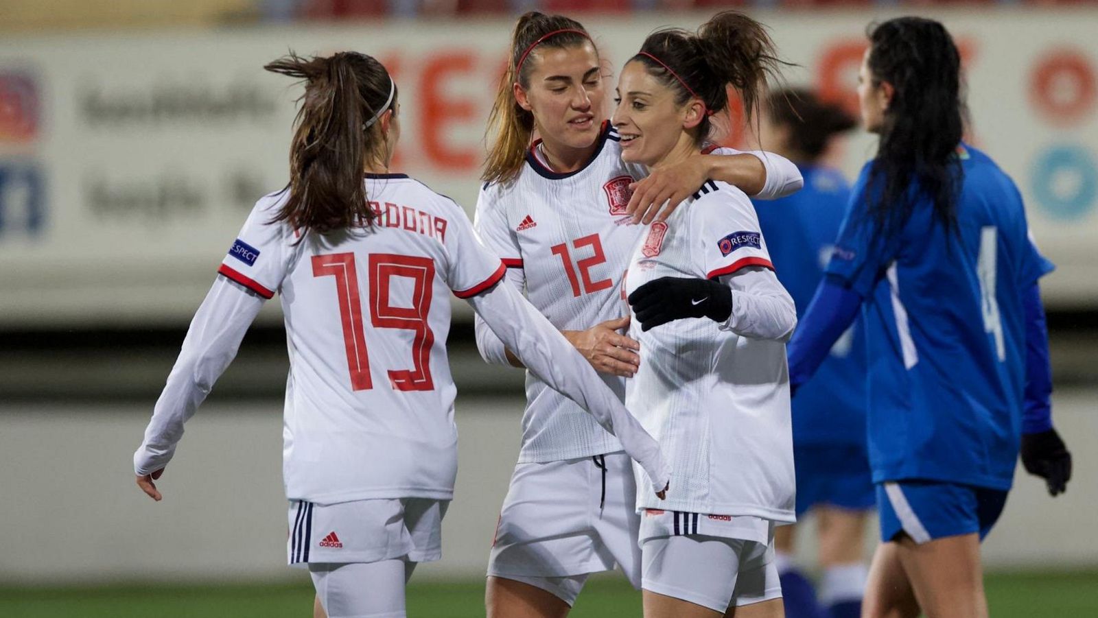 Esther González abre el marcador ante Azerbaiyán | Ver