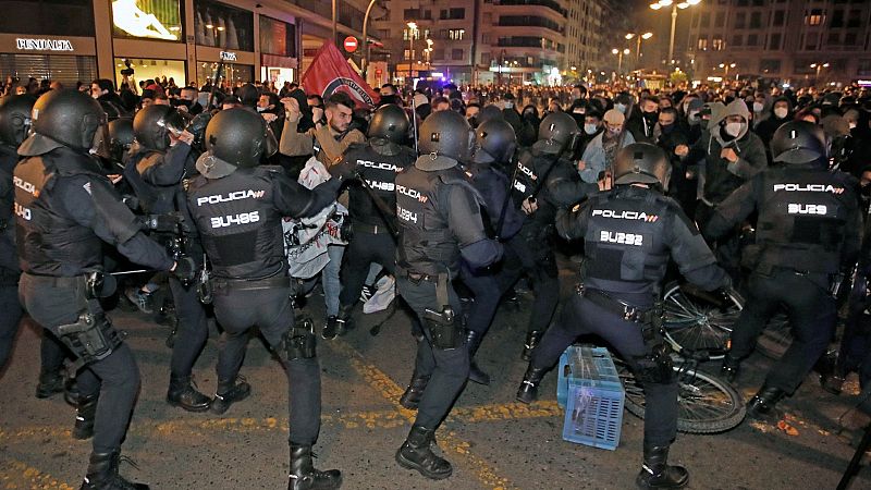 Disturbios en Barcelona y Valencia en la tercera jornada de protestas en apoyo de Hasel 