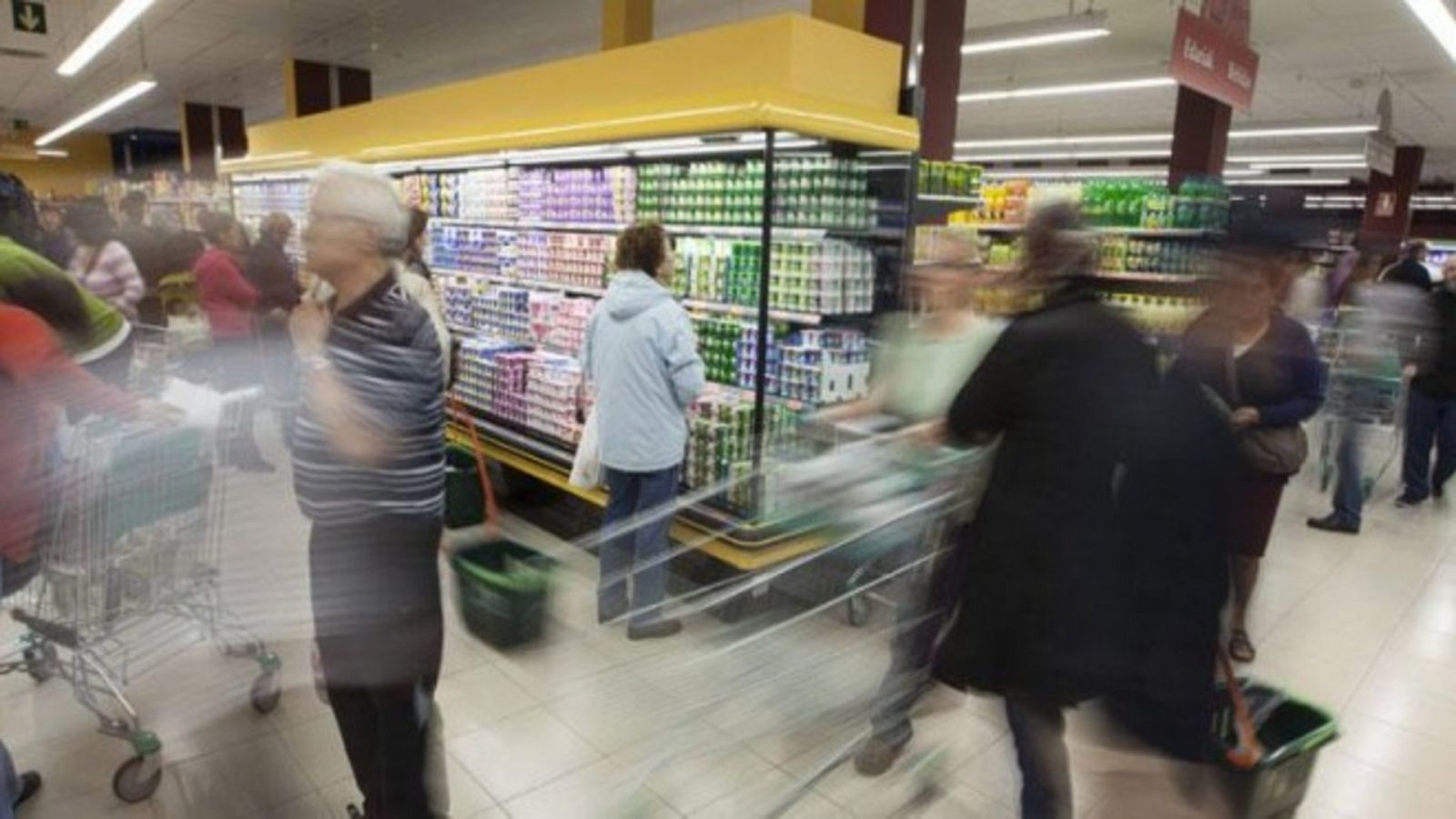 En la pandemia, se va menos a la compra pero se llena más el carro