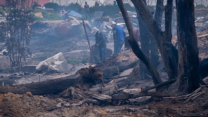 Un incendio calcina un asentamiento en Palos de la Frontera