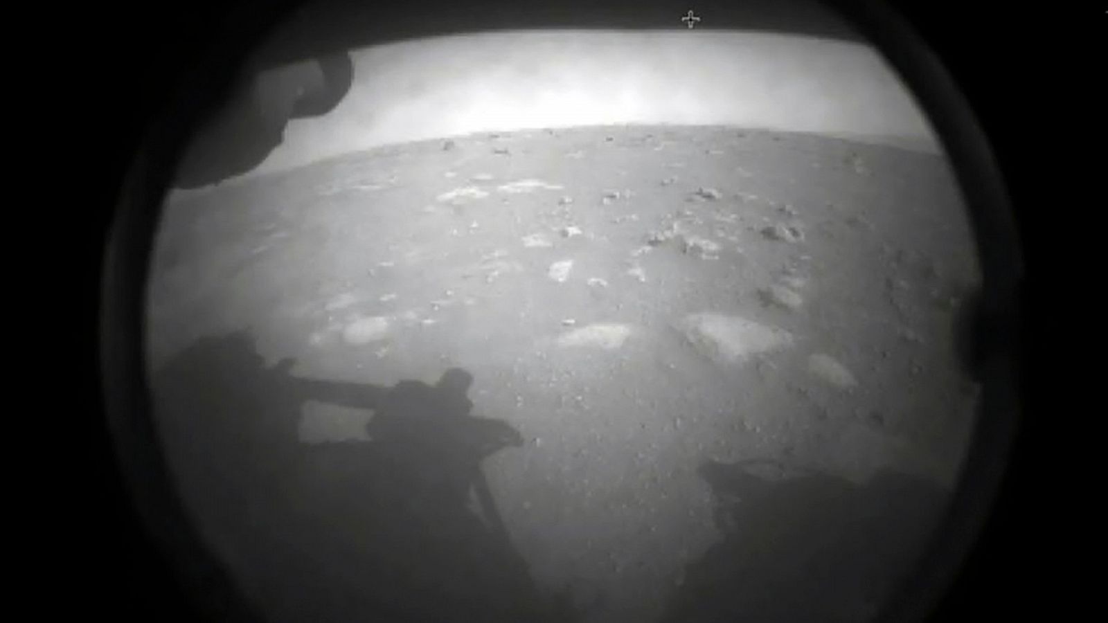 El rover Perseverance ya ha mandado los primeros sonidos e imágenes del planeta rojo tras las primeras horas en Marte