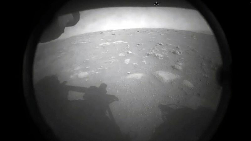 El rover Perseverance ya ha mandado los primeros sonidos e imágenes del planeta rojo tras las primeras horas en Marte