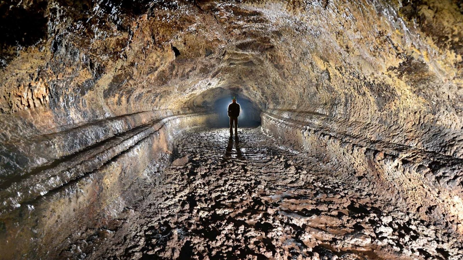 Reabre al público La cueva del Viento (Tenerife), el tubo volcánico más largo de Europa