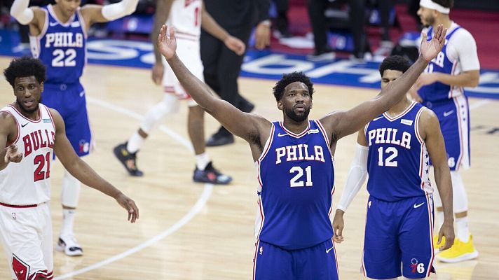 Telediario 1 - Joel Embiid lidera a los Sixers ante Chicago en una noche aciaga para los Wolves de Rubio