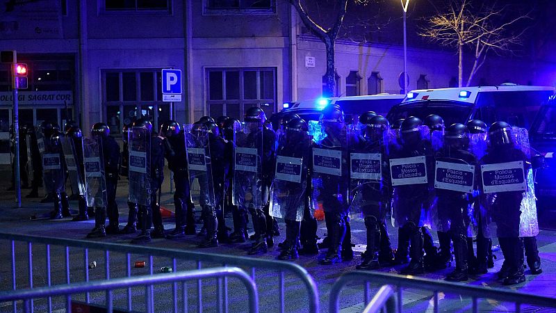 Malestar en los Mossos por las críticas a su intervención en los disturbios