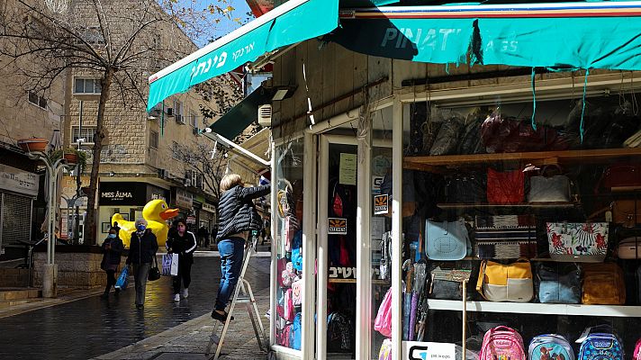 Telediario 1 - Israel empieza a recuperar la normalidad gracias a la vacunación masiva de COVID