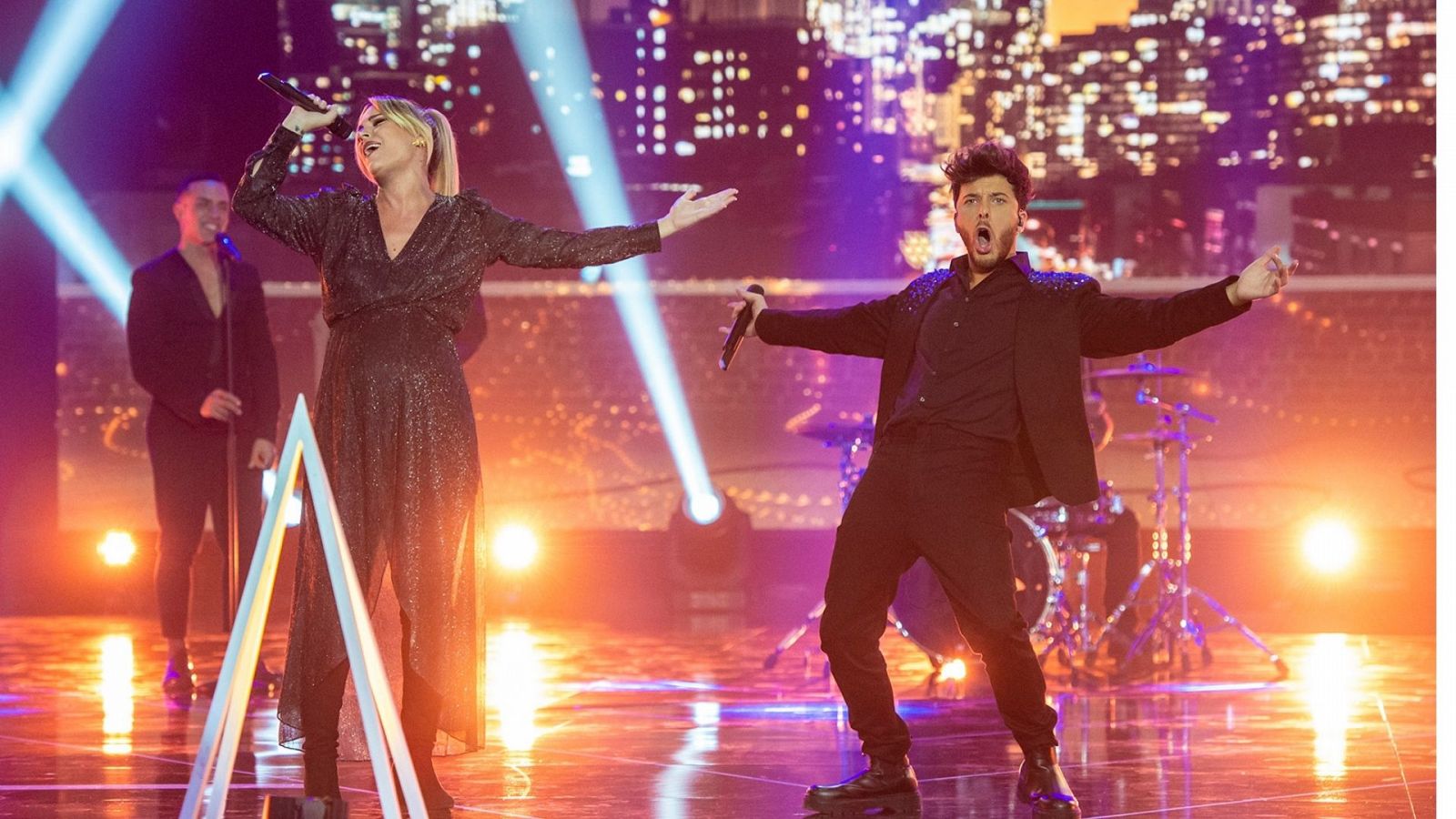 Edurne 'da la nota' con Blas Cantó en 'Destino Eurovisión'