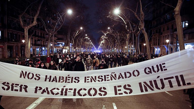 Sexta noche de protestas en Barcelona para pedir la excarcelación del rapero Pablo Hasel