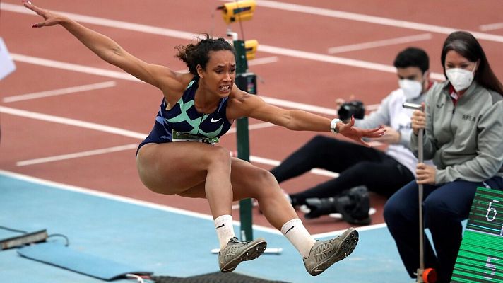 María Vicente rompe a llorar por el borrado de su salto en la final de longitud