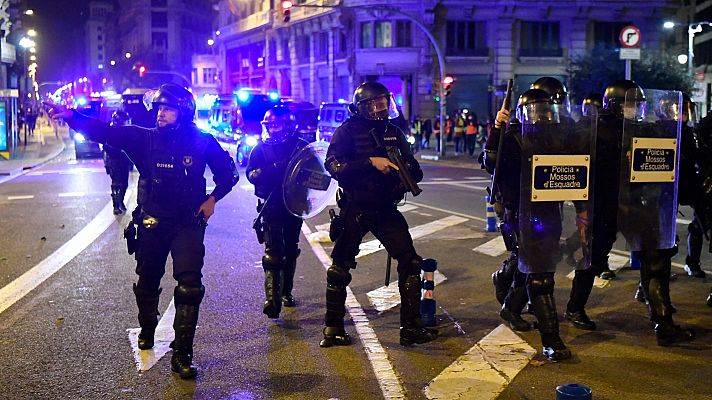 Los disturbios en las protestas por Pablo Hasel complican las negociaciones para formar gobierno en Cataluña