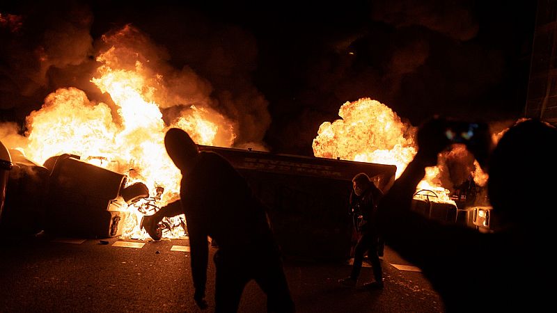 La quinta noche de disturbios en Barcelona, contada desde dentro