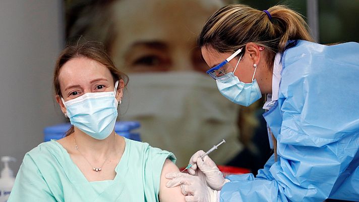 La tarde en 24h - Simón señala que hay "evidencias" de que los vacunados con al menos una dosis tienen "menos probabilidad de tener la enfermedad"