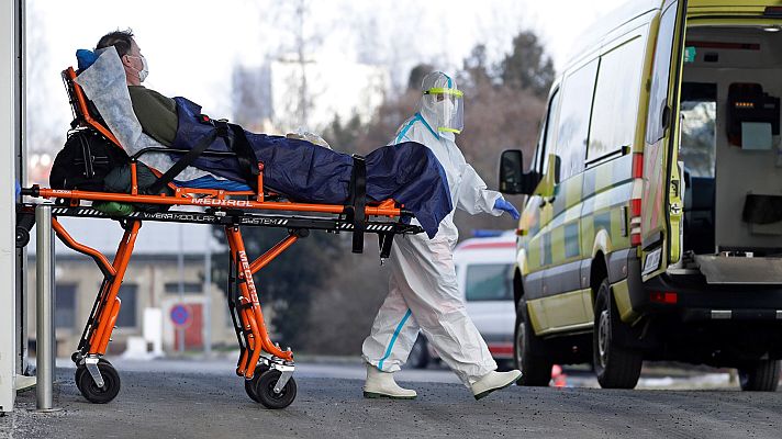 La tarde en 24h - Simón: "Estamos en plena fase de descenso, eso hace que no se favorezca la transmisión de las variantes"