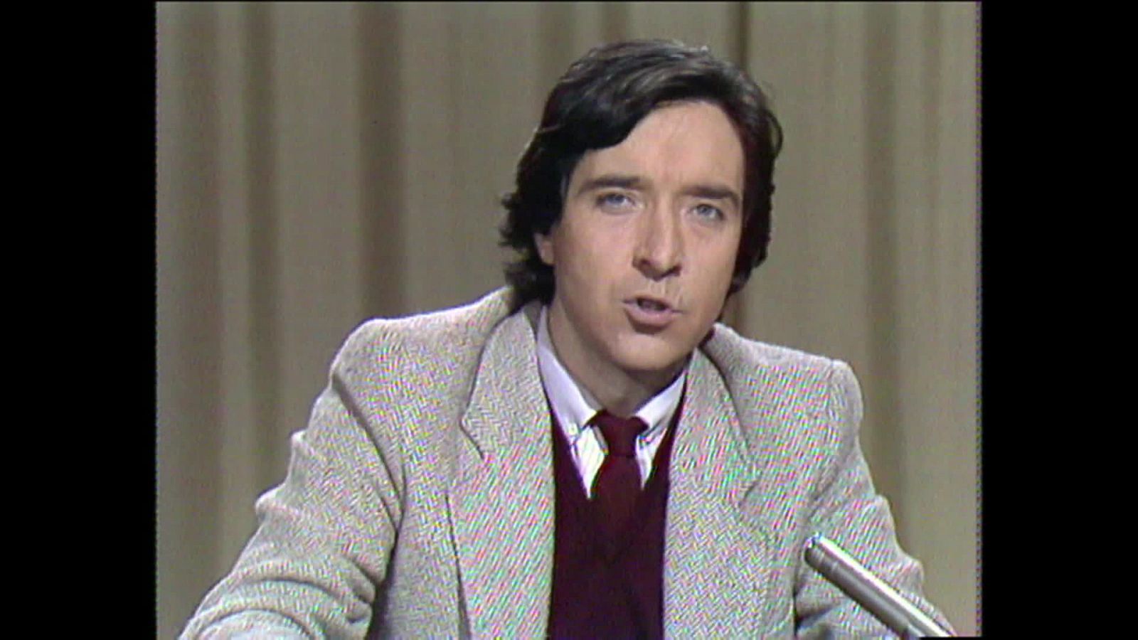 Avance informativo emitido en TVE la noche del 23F de 1981 - Fue noticia en el Archivo de RTVE | Ver