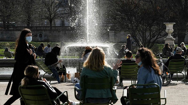 Francia endurece las restricciones ante el aumento de casos en algunas zonas