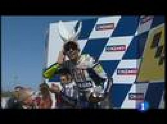 Rossi impone su ley en Misano