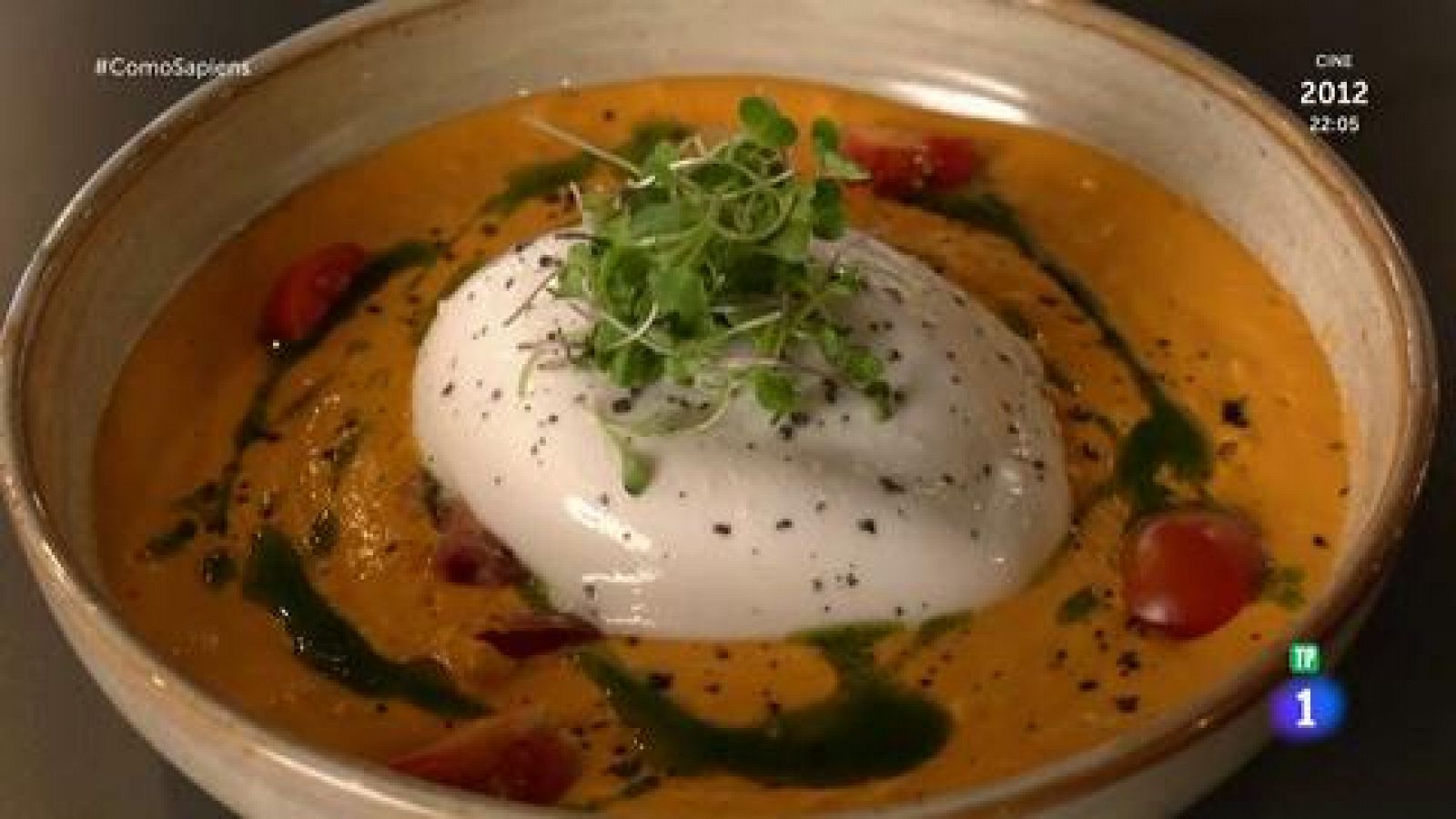 Salmorejo tradicional con burrata