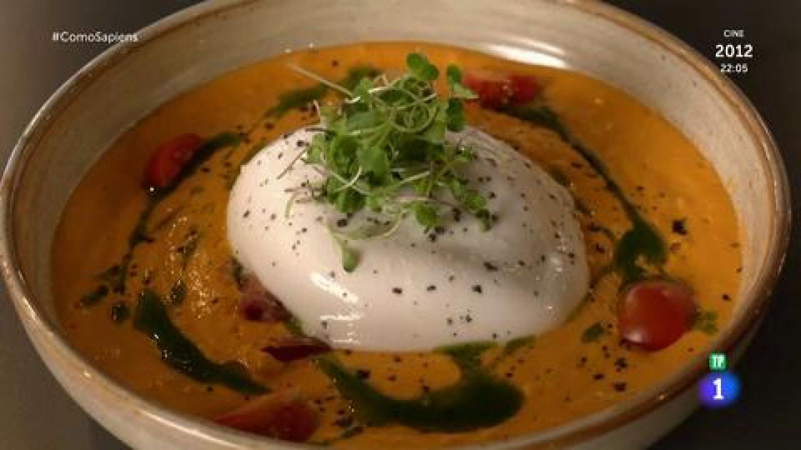 Salmorejo tradicional con burrata 