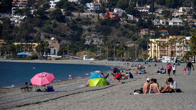 El Gobierno estudia un pasaporte de vacunación para el turismo