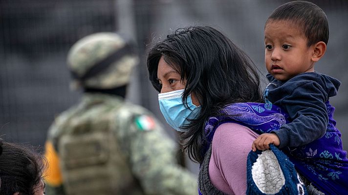 Telediario 1 - EE.UU. acepta a solicitantes de asilo con niños pequeños