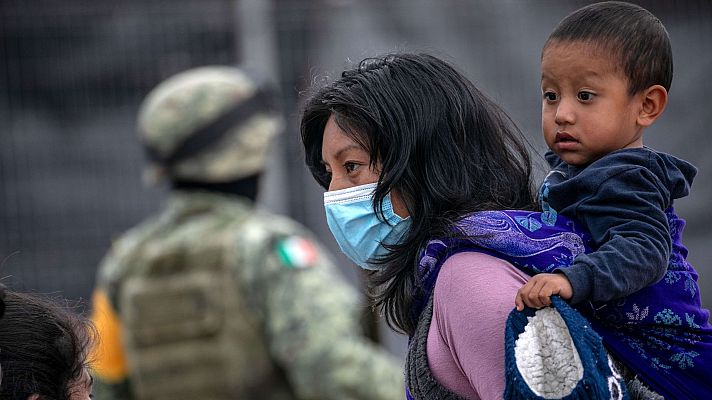 Telediario 1 - EE.UU. acepta a solicitantes de asilo con niños pequeños