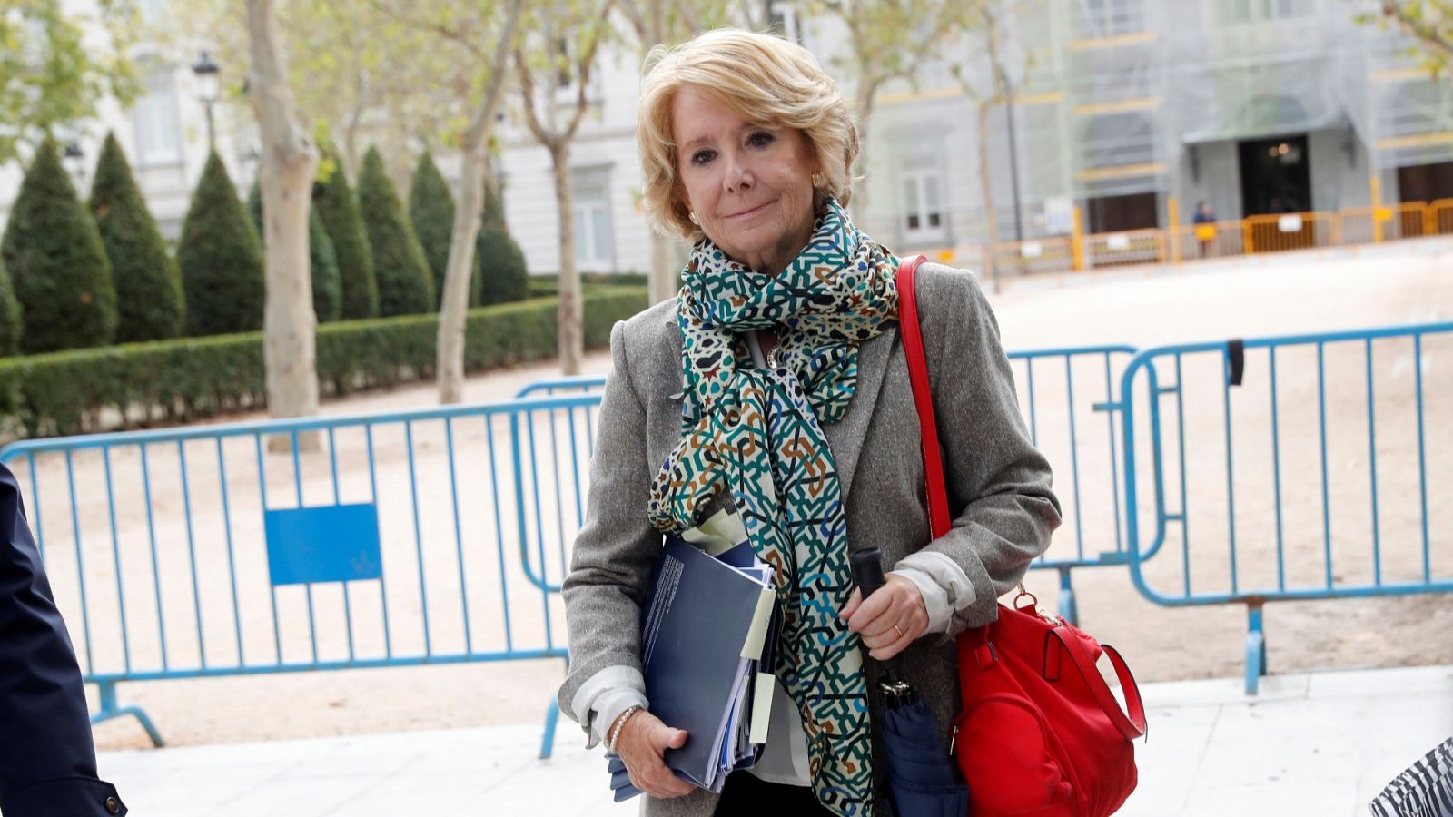 Esperanza Aguirre, sobre la declaración de Bárcenas: "Es totalmente falso, jamás he recibido un sobre con dinero ni de él ni de Lapuerta"